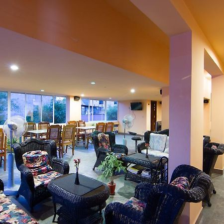 G Eleven Hotel Phnom Penh Exterior photo
