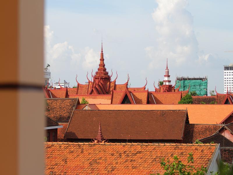 G Eleven Hotel Phnom Penh Exterior photo