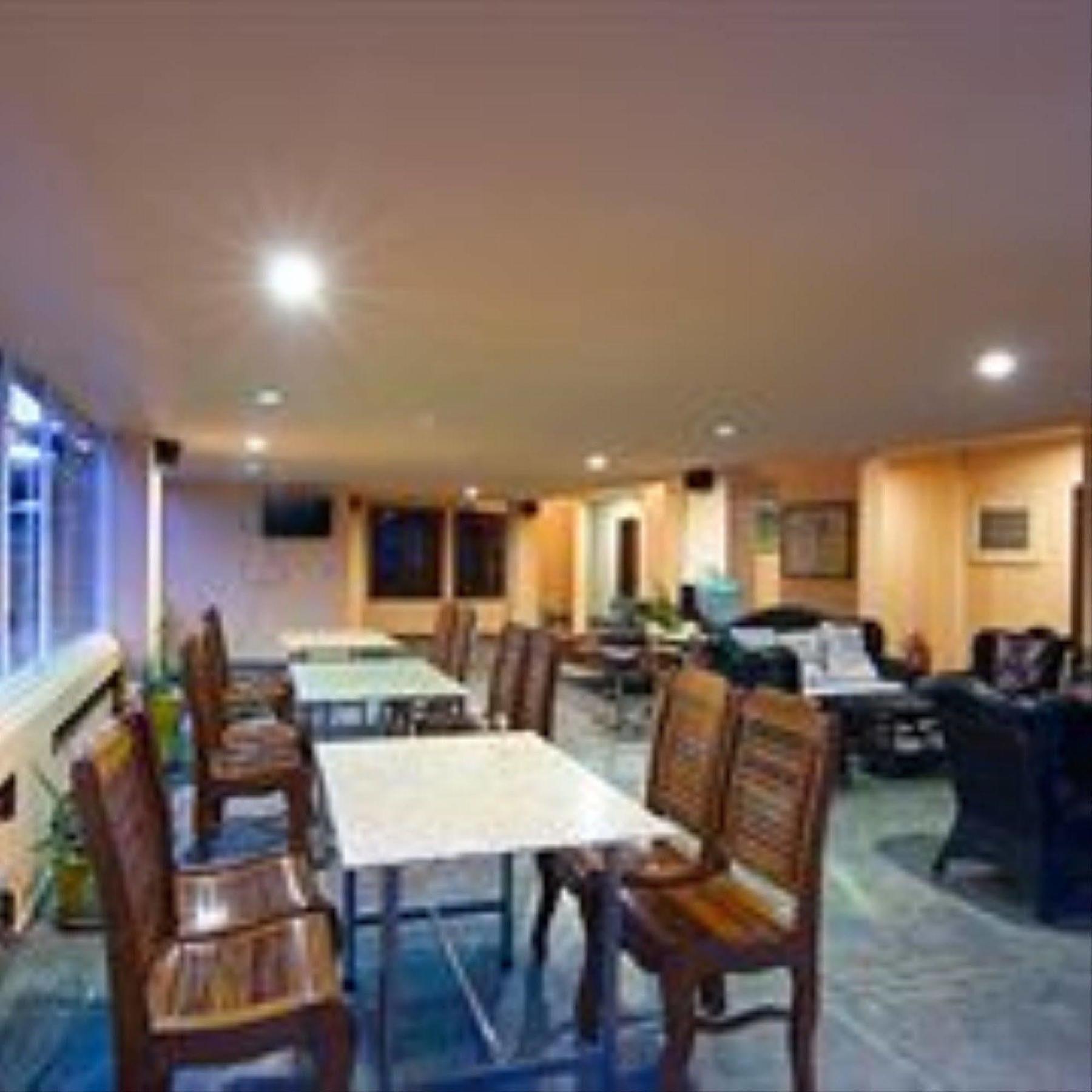 G Eleven Hotel Phnom Penh Exterior photo