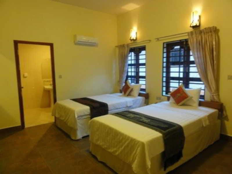 G Eleven Hotel Phnom Penh Exterior photo