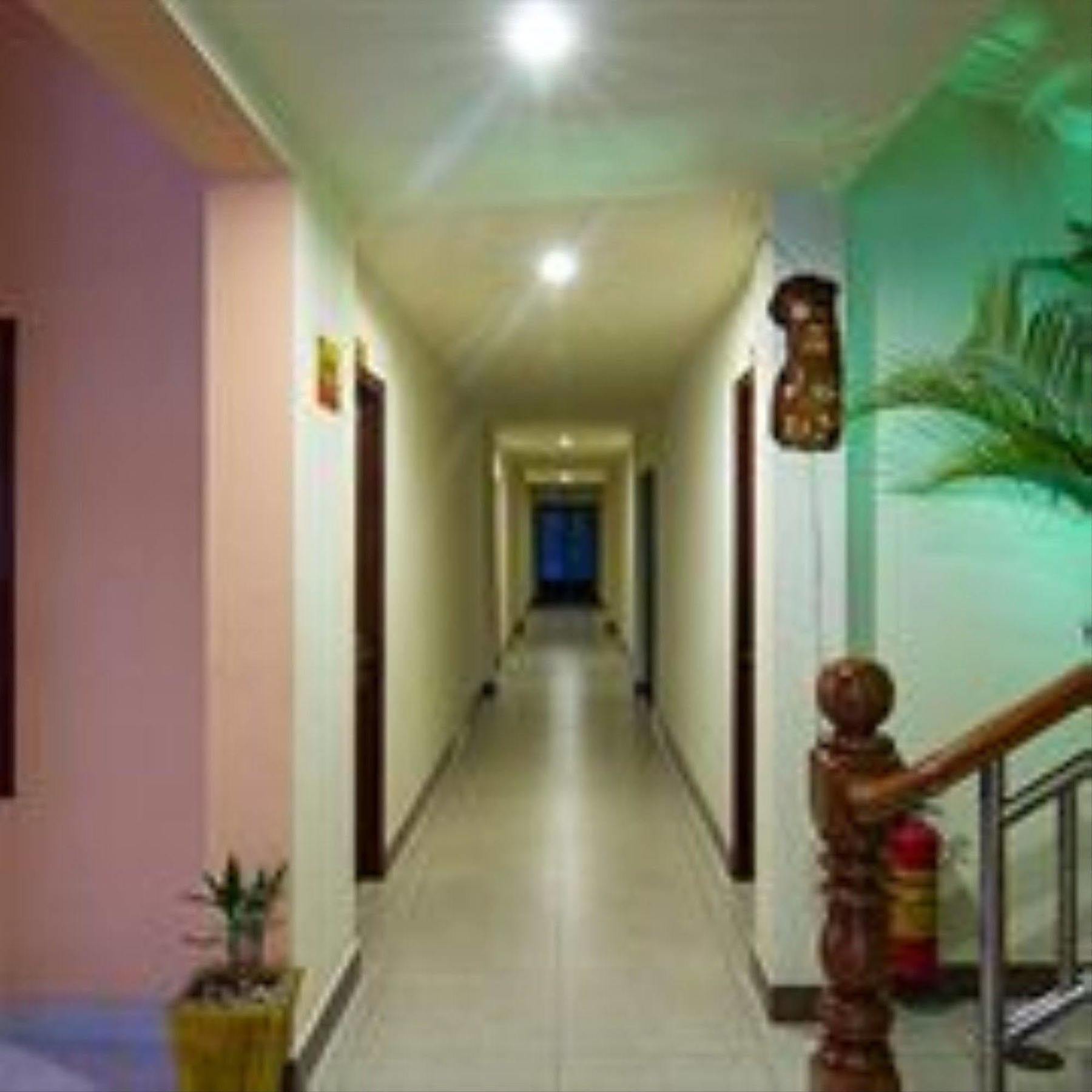G Eleven Hotel Phnom Penh Exterior photo