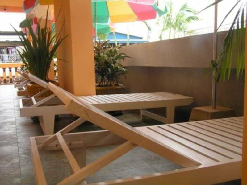 G Eleven Hotel Phnom Penh Exterior photo